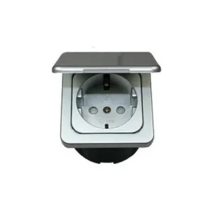Tomada prateada 230v com tampa